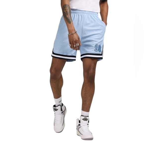 SNIPES Exclusive # 98 Men’s Meshed Activewear Shorts w/ Front zip pockets Sz XL - Picture 3 of 7